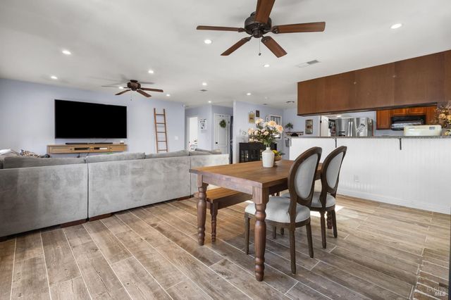 131 Natick Ct, Vacaville, CA 95687