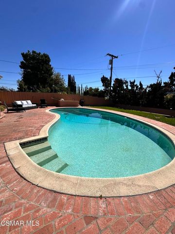 3240 Los Olivos Lane, La Crescenta, CA 91214