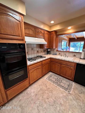 3240 Los Olivos Lane, La Crescenta, CA 91214