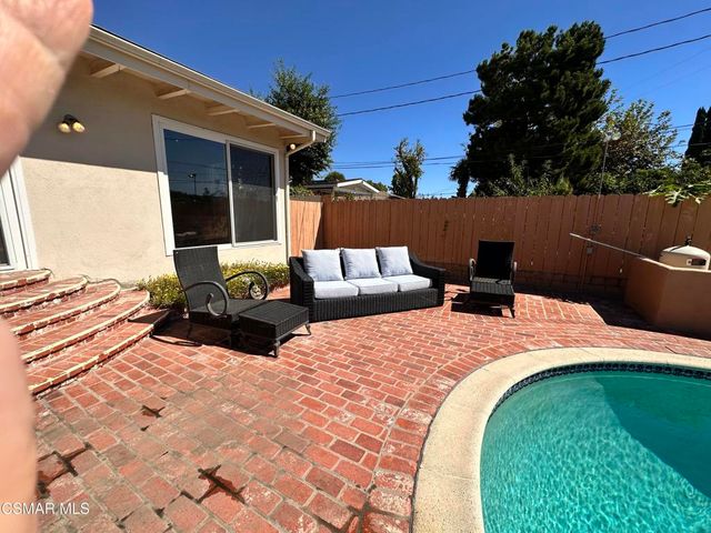 3240 Los Olivos Lane, La Crescenta, CA 91214