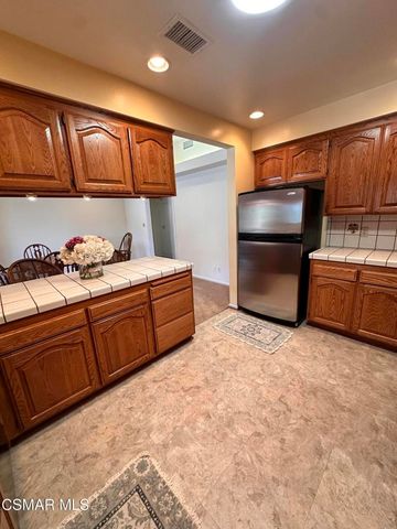 3240 Los Olivos Lane, La Crescenta, CA 91214