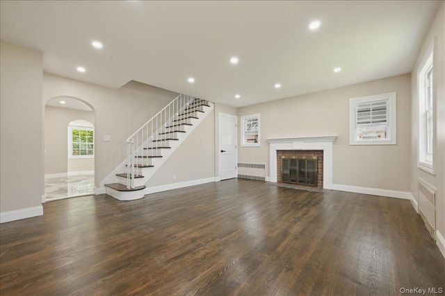48 Flower Street, Hicksville, NY 11801