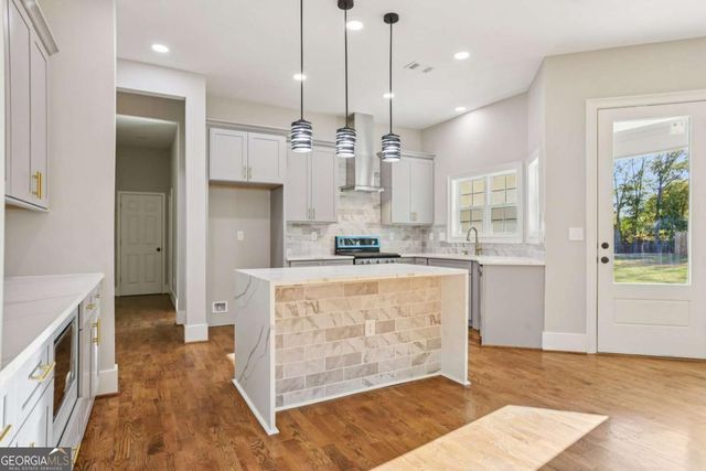 1949 Pucketts Drive SW, Lilburn, GA 30047