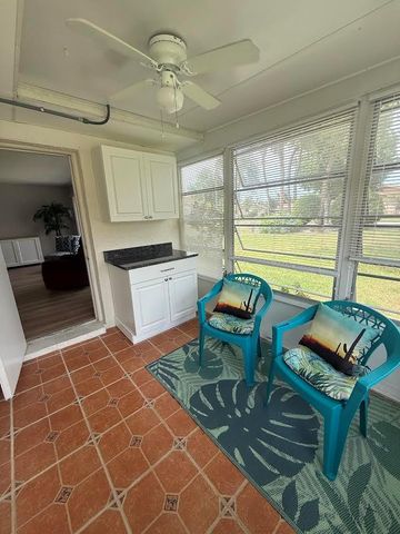 508 FOXGLOVE CIRCLE B, Sun City Center, FL 33573