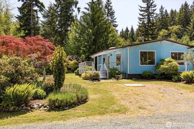 6124 Cultus Bay Road, Clinton, WA 98236