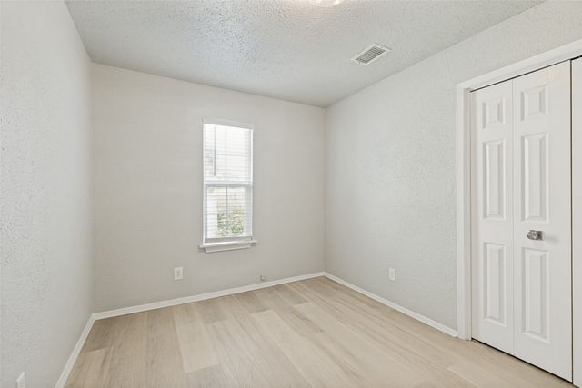 676 Harbor Drive, Azle, TX 76020