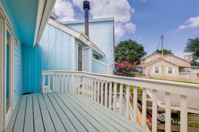 676 Harbor Drive, Azle, TX 76020