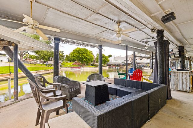 676 Harbor Drive, Azle, TX 76020