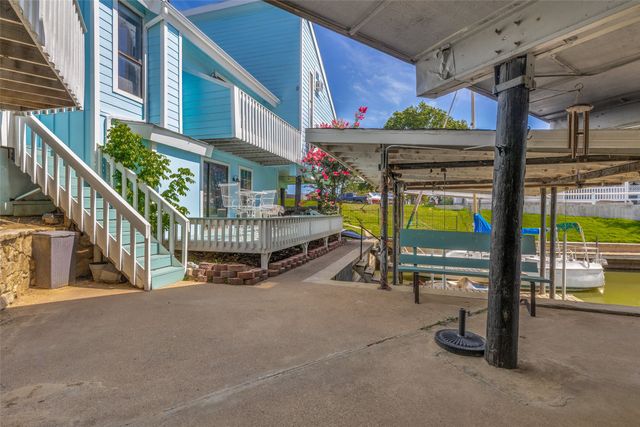 676 Harbor Drive, Azle, TX 76020