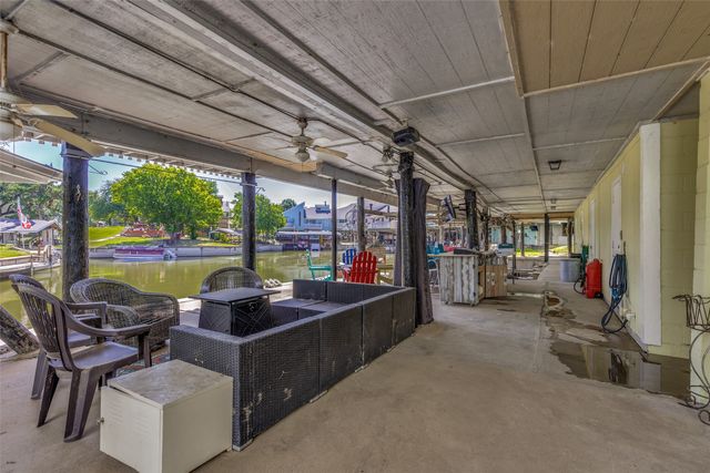 676 Harbor Drive, Azle, TX 76020