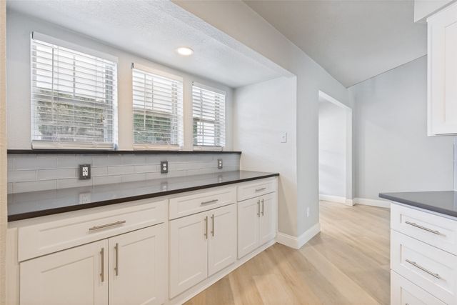 676 Harbor Drive, Azle, TX 76020