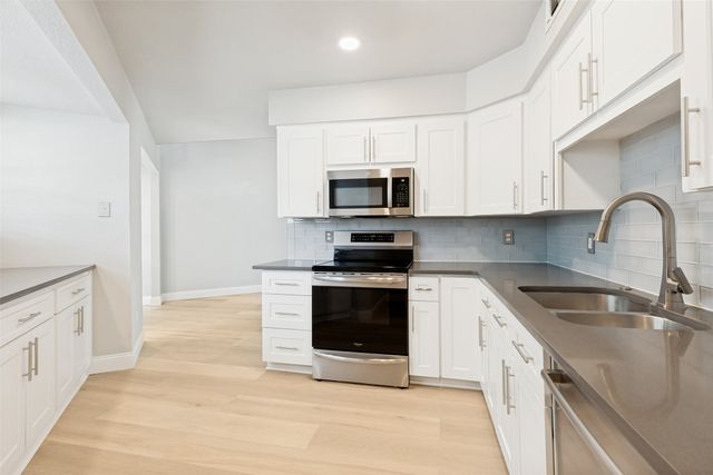 676 Harbor Drive, Azle, TX 76020
