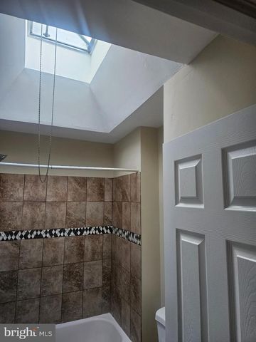 6405 DICKS AVE, Philadelphia, PA 19142