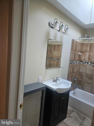 6405 DICKS AVE, Philadelphia, PA 19142