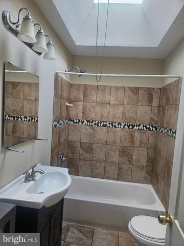 6405 DICKS AVE, Philadelphia, PA 19142