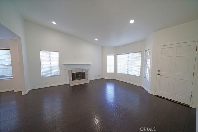 27767 Crookshank, Saugus, CA 91350