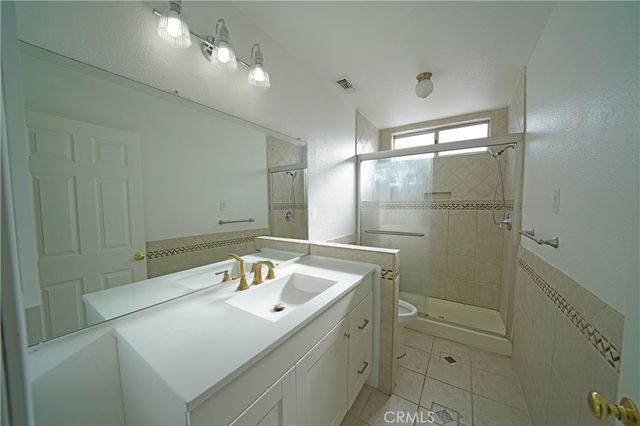 27767 Crookshank, Saugus, CA 91350