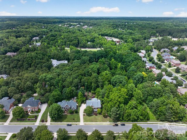 7810 Stonehaven Drive, Waxhaw, NC 28173