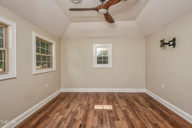 363 Sandalwood Drive, Bristol, VA 24201