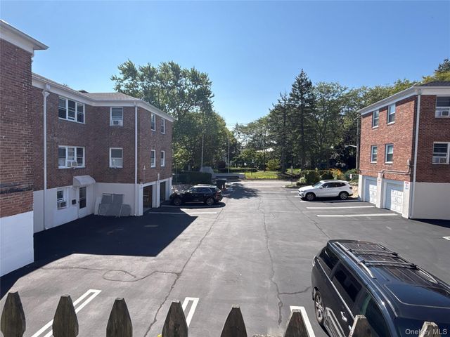 37 Spruce Street 2, Great Neck, NY 11021