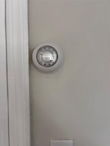 37 Spruce Street 2, Great Neck, NY 11021