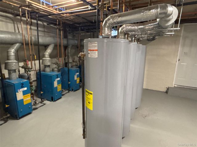 37 Spruce Street 2, Great Neck, NY 11021