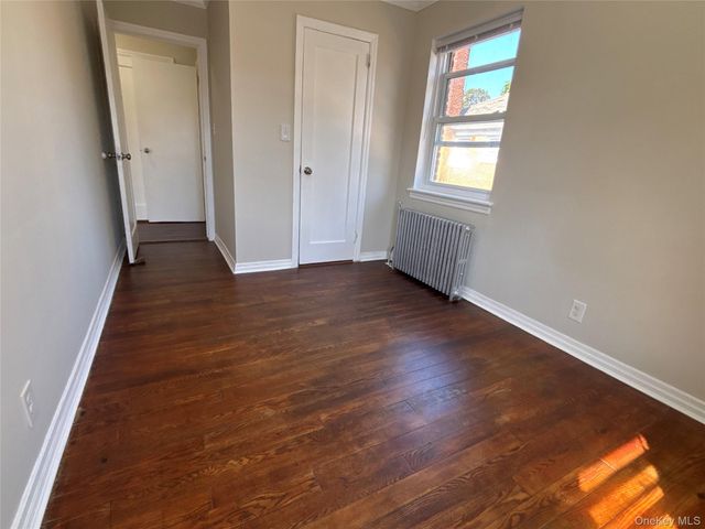 37 Spruce Street 2, Great Neck, NY 11021