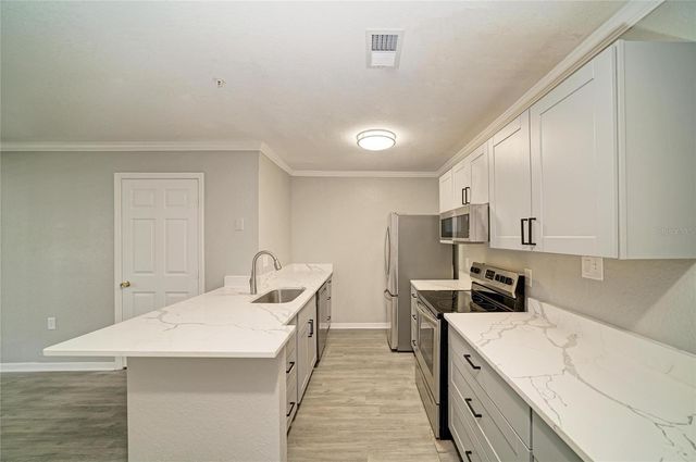 8932 MANOR LOOP 102, Bradenton, FL 34202