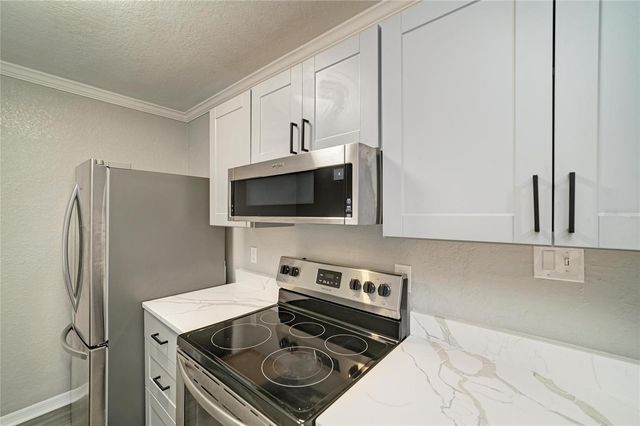 8932 MANOR LOOP 102, Bradenton, FL 34202