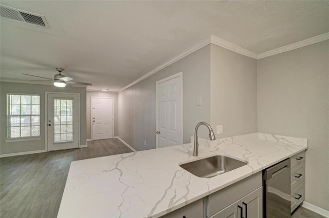 8932 MANOR LOOP 102, Bradenton, FL 34202
