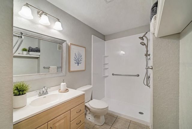 8932 MANOR LOOP 102, Bradenton, FL 34202