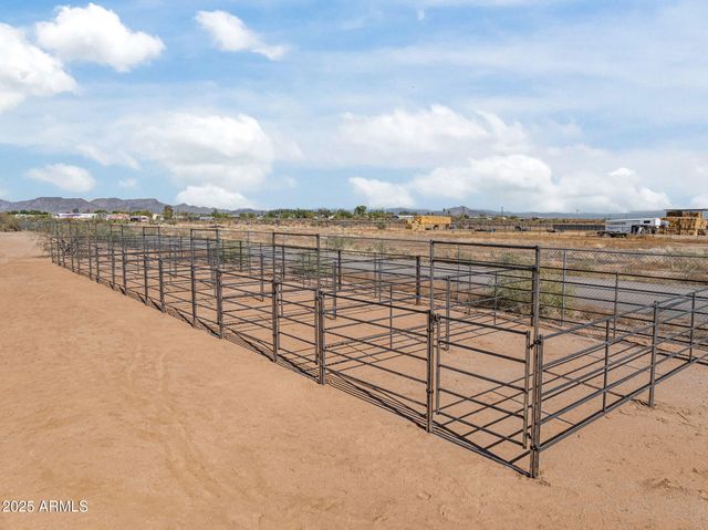 50910 W LONG RIFLE Road, Aguila, AZ 85320