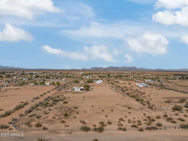 50910 W LONG RIFLE Road, Aguila, AZ 85320