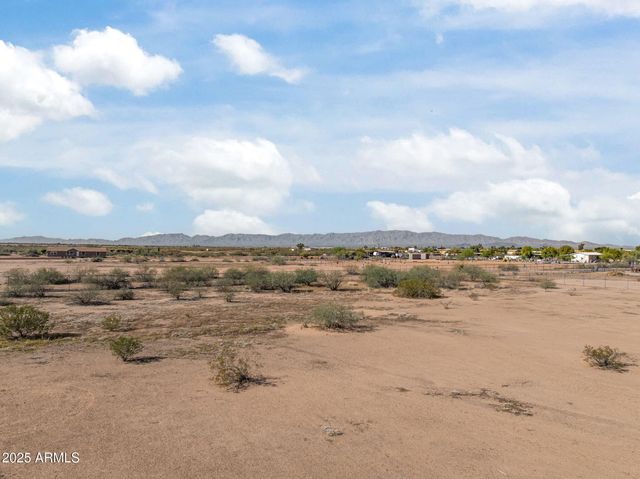 50910 W LONG RIFLE Road, Aguila, AZ 85320