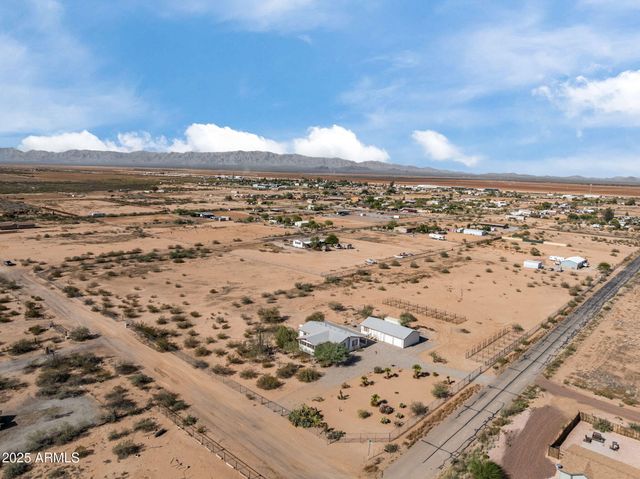 50910 W LONG RIFLE Road, Aguila, AZ 85320