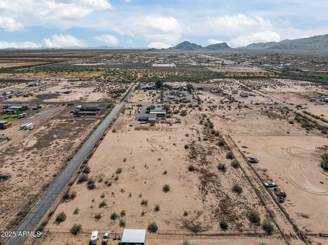 50910 W LONG RIFLE Road, Aguila, AZ 85320