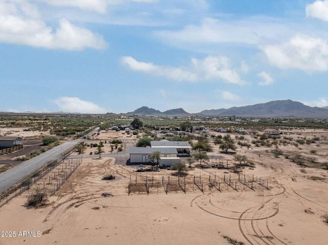 50910 W LONG RIFLE Road, Aguila, AZ 85320