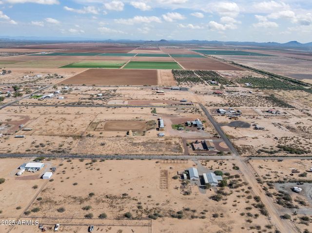 50910 W LONG RIFLE Road, Aguila, AZ 85320