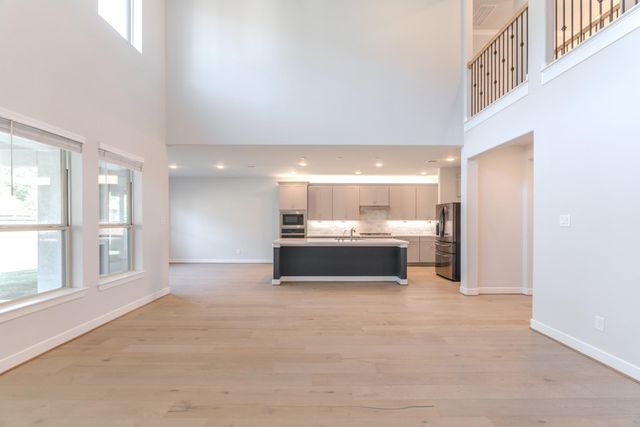56 Venetia Grove Drive, The Woodlands, TX 77375