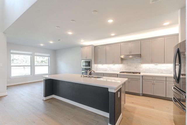 56 Venetia Grove Drive, The Woodlands, TX 77375