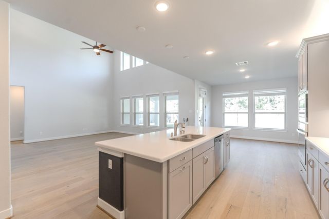 56 Venetia Grove Drive, The Woodlands, TX 77375