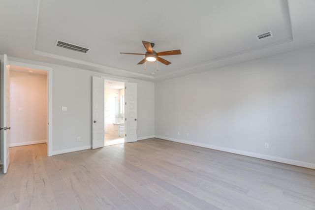 56 Venetia Grove Drive, The Woodlands, TX 77375