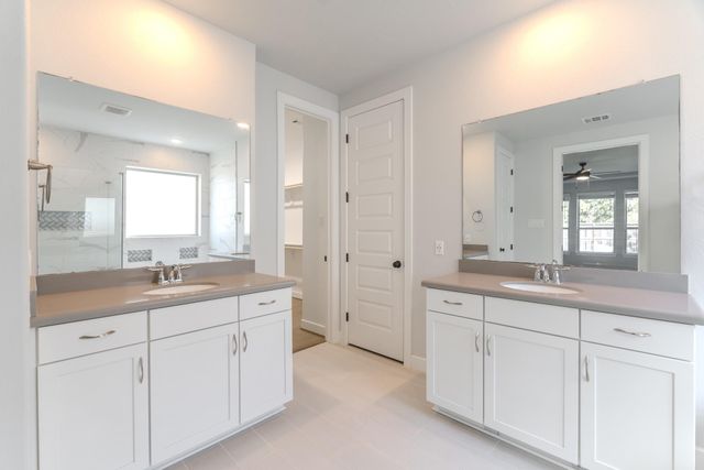 56 Venetia Grove Drive, The Woodlands, TX 77375