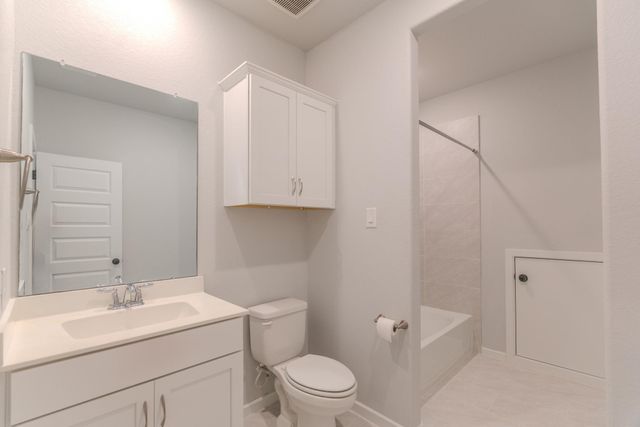 56 Venetia Grove Drive, The Woodlands, TX 77375