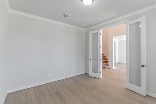 56 Venetia Grove Drive, The Woodlands, TX 77375