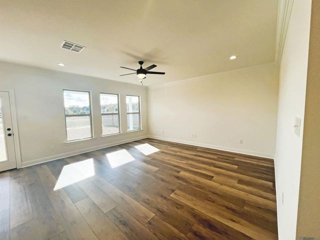 11348 Densmore Dr, Denham Springs, LA 70726