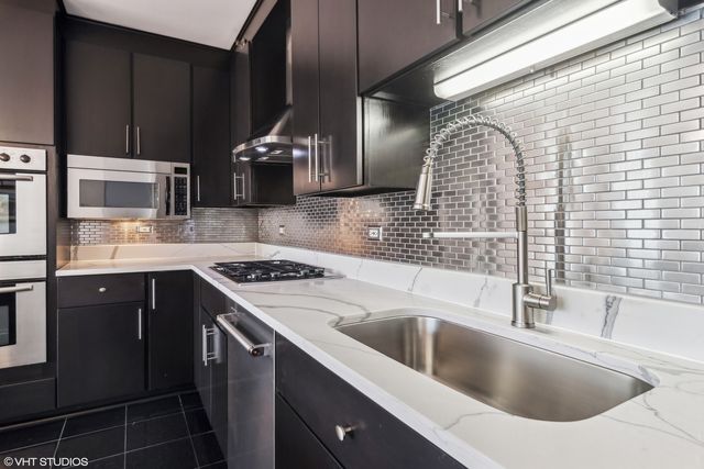 33 W Ontario Street 14B, Chicago, IL 60654