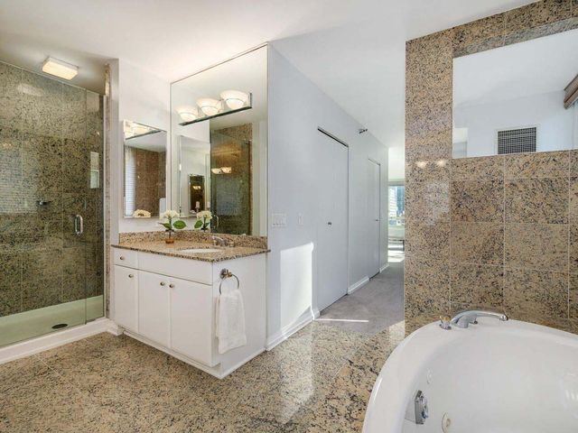 33 W Ontario Street 14B, Chicago, IL 60654