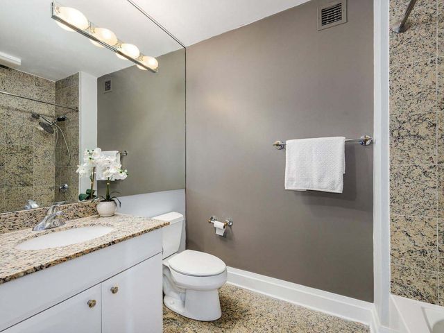 33 W Ontario Street 14B, Chicago, IL 60654