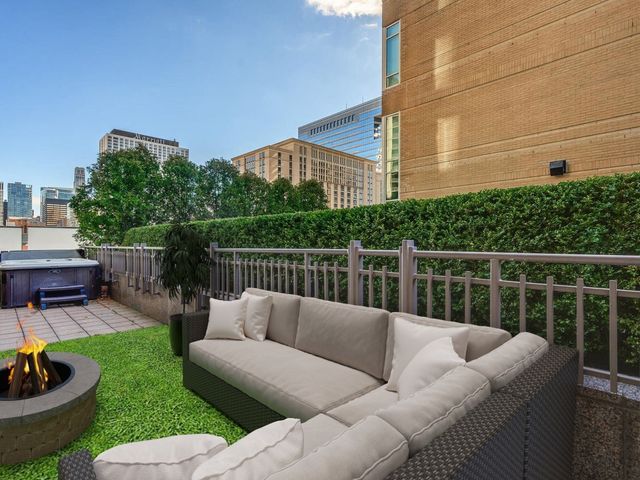 33 W Ontario Street 14B, Chicago, IL 60654